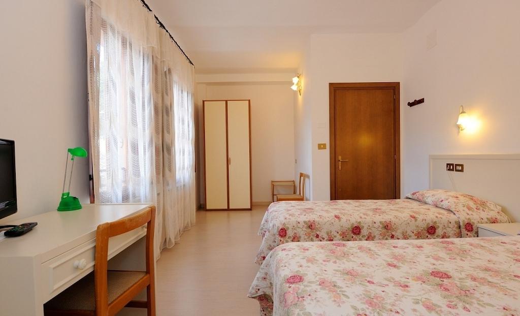 Hotel San Sebastiano Perugia Cameră foto
